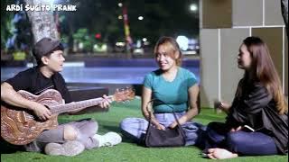 SIAPA SANGKA PENGAMEN GAGAP BIKIN DUA CEWEK CANTIK TERKESIMA | PRANK INDONESIA