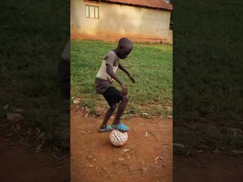 I PLAYED FOOTBALL WITH RANGO (TENGE TENGE) 🇺🇬❤️ #100shorts2024 #georegmax #dance #football #shorts