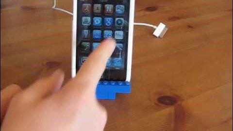 How to build a LEGO iPod dock in less than a minute