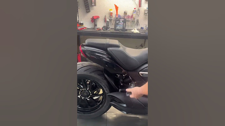 This is actually really cool lol . . . . #wow #triumph #rocket #rocket3 #motorcycles #bikelife
