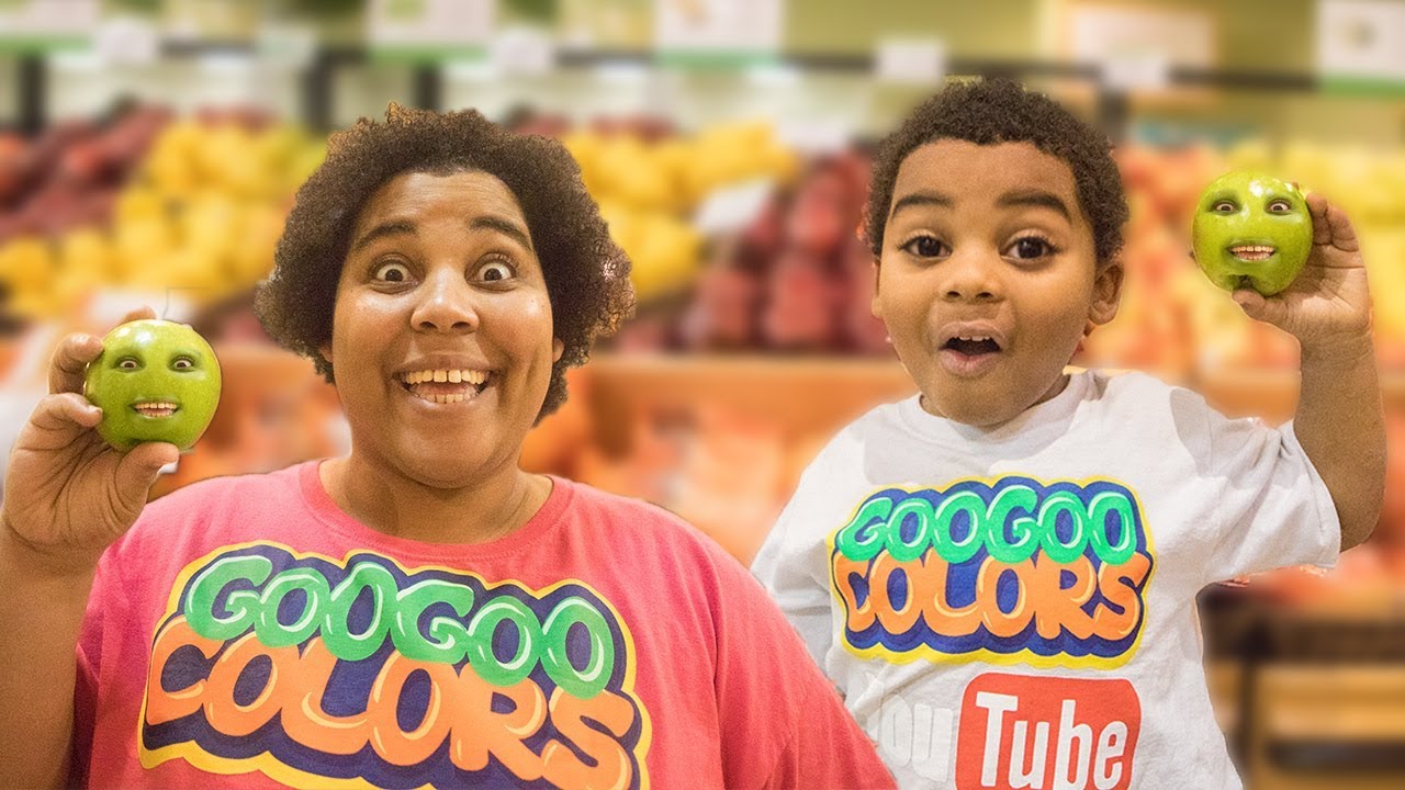 TALKING APPLE LOST HER COLOR! Learn How To Spell Green in Pretend Play Skit