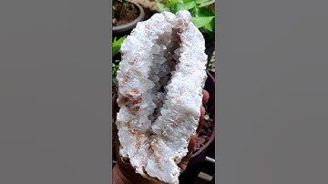 I Crack A Geode With a BIG SURPRISE INSIDE! #Geode #Crystals #Nature #Geology #spiritual #Cracked