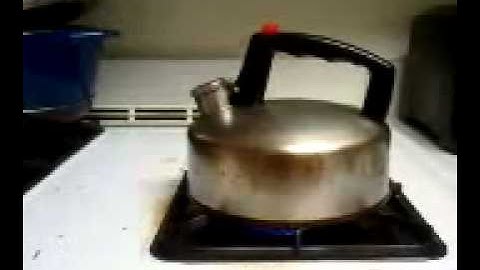 WARNING:VERY GRAPHIC VIDEO *TEAPOT EXPLODES IN LITTLE CHILDS FACE*!!!