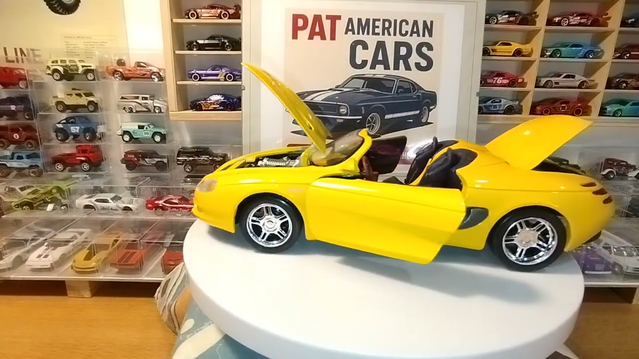 19 novembre 2025 Colis Eric miniatures+ voitures 1/18 et Moto au 1/12