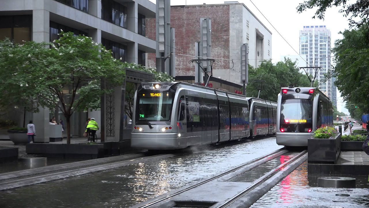 HOUSTON METRO LIGHT RAIL TRAINS 202 214 AND 113 DOWNTOWN 4K HIGH QUALITY VIDEO YouTube