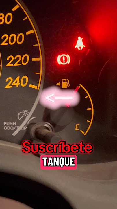 Flecha que te dice dónde está la tapa de gasolina del auto  #tallermecanico #autos
