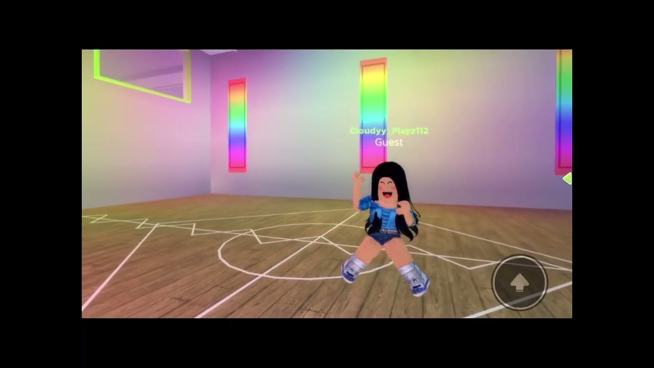 my character dancing LOVE DIVE in VISIONARY  IN ROBLOX !!