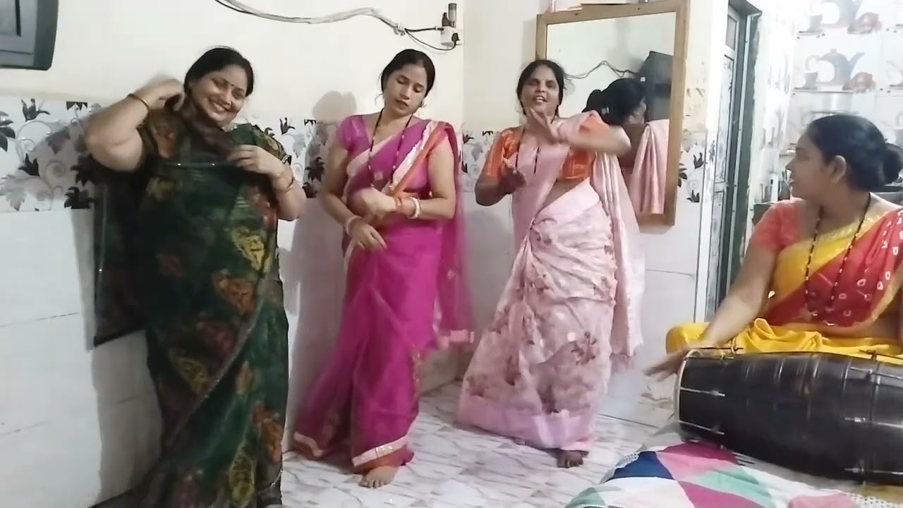 हमऊ अपने माई के दुलारी 🤣 जबरदस्त गाना 🤣 धमाकेदार नाच कमेंट करे केसा लगा #awadhi_jaunpuriya