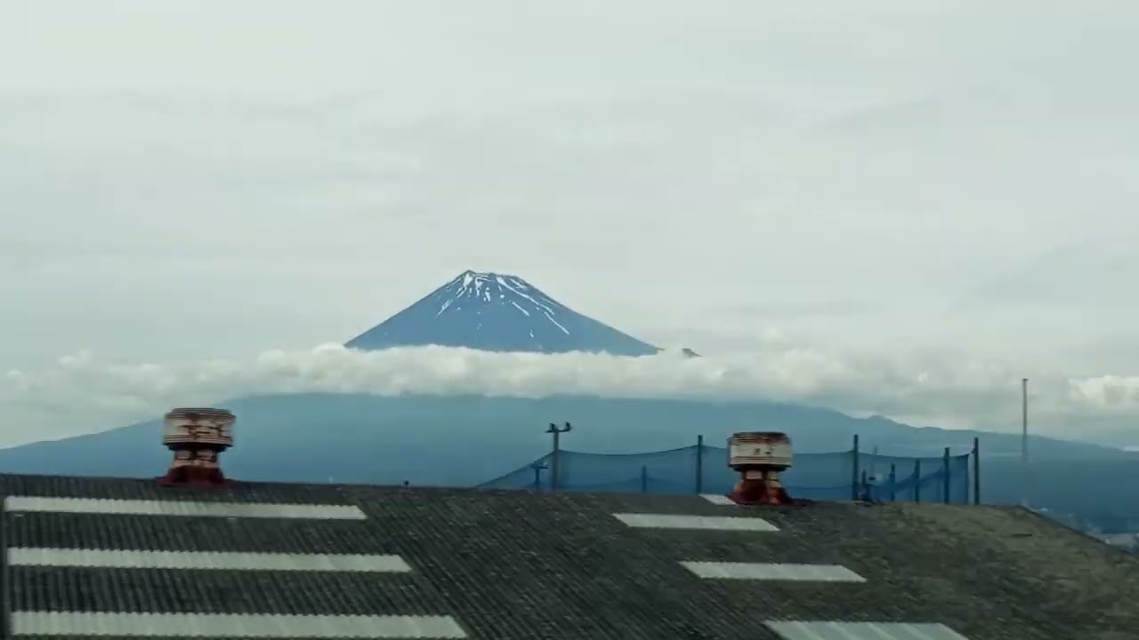 ひかり708号上り」進行方向。左側。富士山が見えております。2026/05