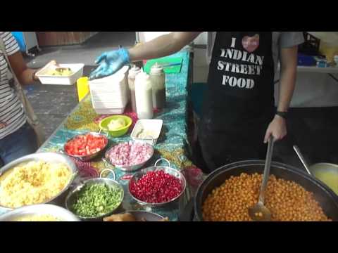 Video: Geriausias Indijos Vegetariškas Maistas, Pavyzdžiui, Puri-bhaji Ir Samosa Chaat