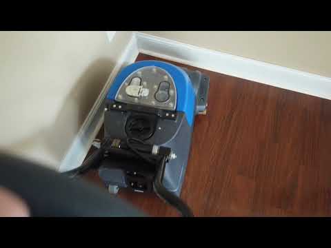 Removing wax from laminate floors
