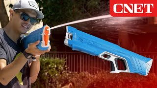 High-tech water gun automatically fills itself, no pumping required 💦