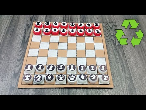 Ajedrez reciclado botella  Chess board, Diy chess set, Chess