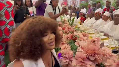 TOYIN ABRAHAM GOES ON HER KNEES TO GREET KINGS AT THE CORONATION OF ALAAWE OF IKATE LAND IN LAGOS