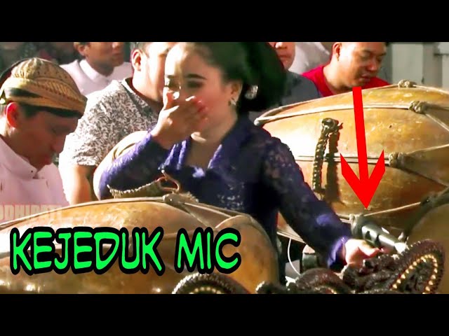 Detik Detik Eka Uget Uget Kejeduk Mic, Lucu Tapi Dalange Ora Weruh Full Live class=