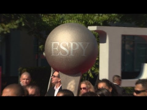 Video: ICYMI: Cele Mai Bune 5 Momente Din ESPYs