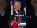 El presidente de Estados Unidos se burló de su esposa en plena conferencia.