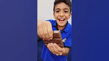 يزن جاب من المدرسة شوكولا دبي بدو يجربها زين وألفت 