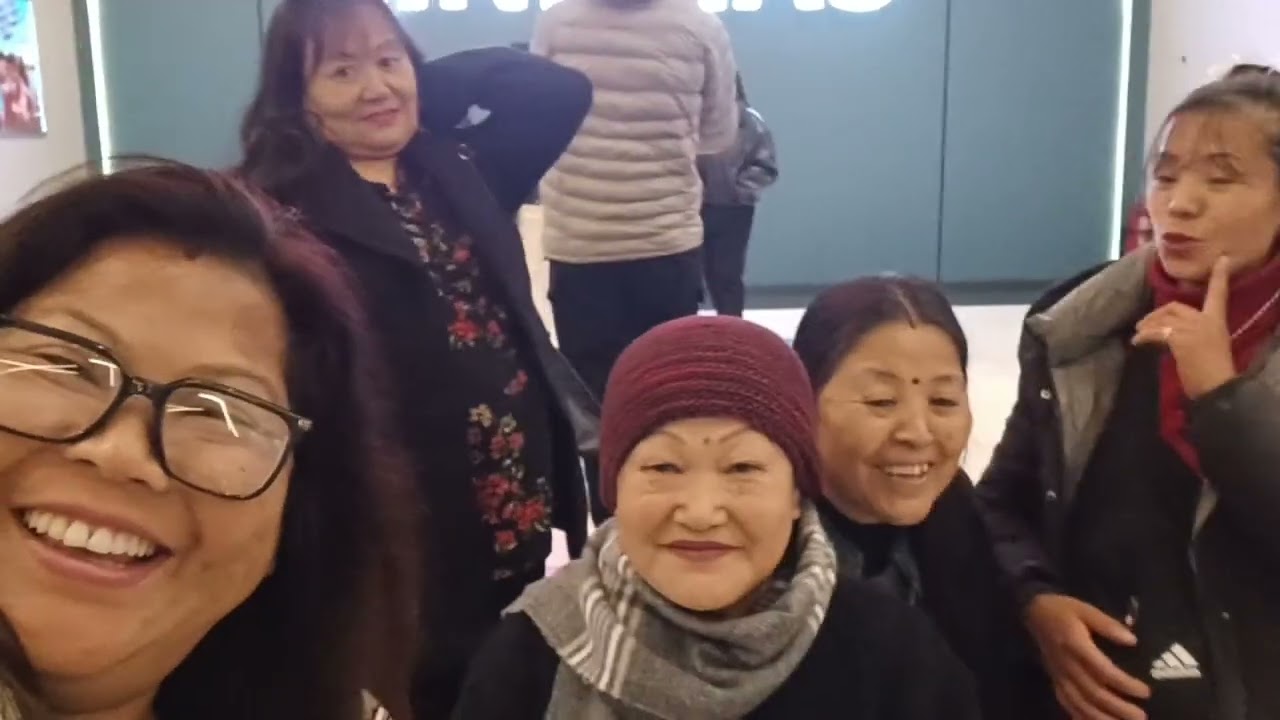 Nepali  movie  herna  gayew ani  vadai  haru  ko  chewar  ma gaye🙏😅