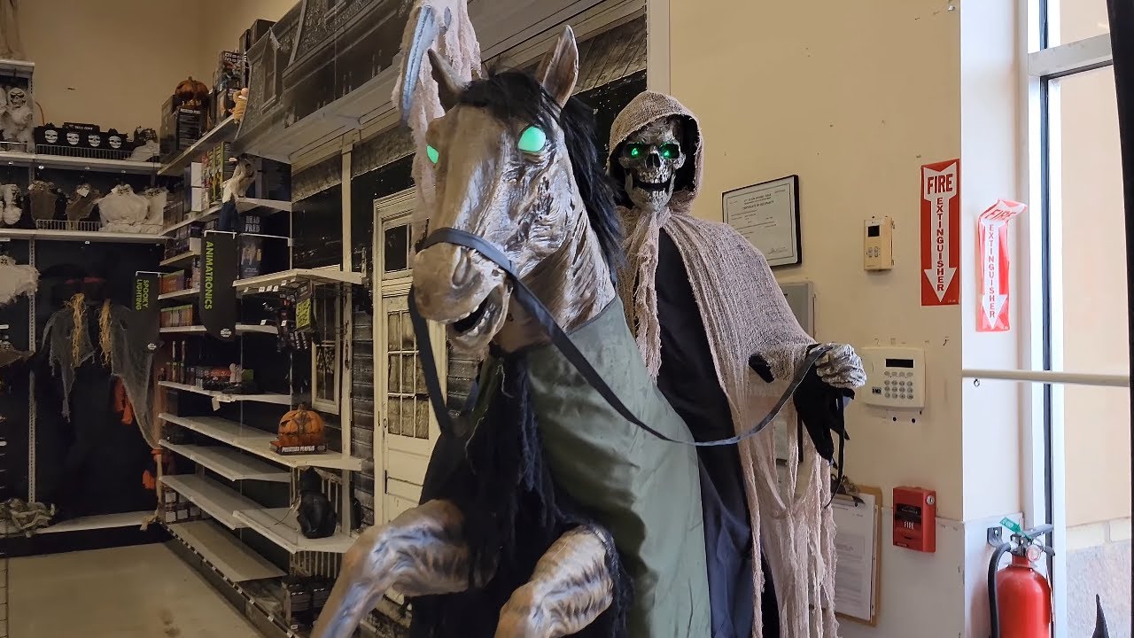 PARTY CITY has opened up for HALLOWEEN 2021 🎃 Time to PLAY