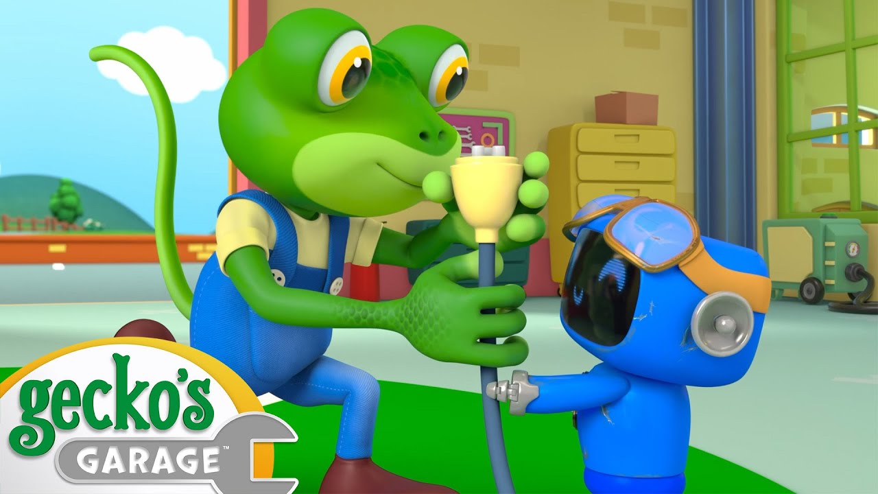 Bobby the Bus Goes Electric Gecko's Garage 3D Robot Cartoons for