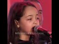 Sigh Almasvah Nouara Par Une Petite Fille Qui Lui Rend Hommage 