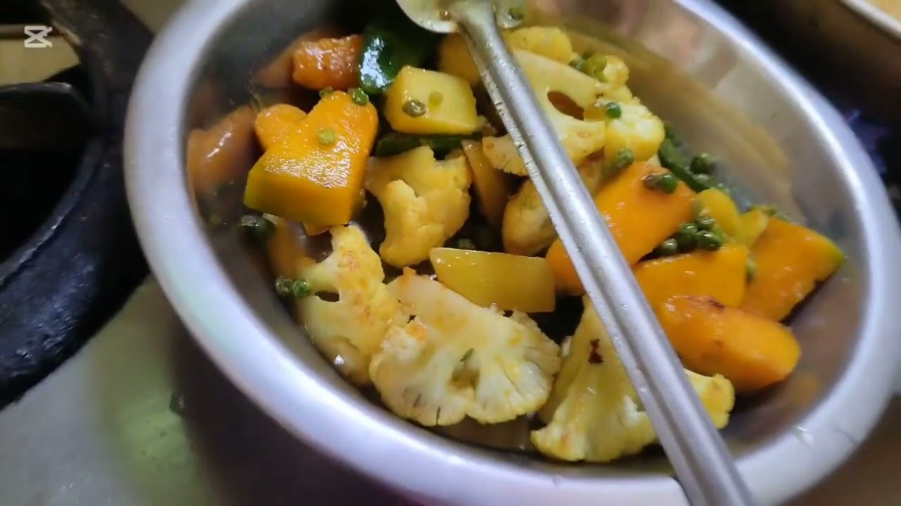 অনেক দিন পরে খিচুড়িঁ রান্না করলাম 