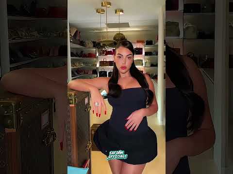 جورجينا تبدو رائعة كما هو الحال دائما 