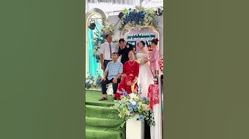 Chú rể Tuyên Quang ôm mặt khóc nức nở trong đám cưới, cô dâu liên tục vỗ về  #tintuc #giaitri