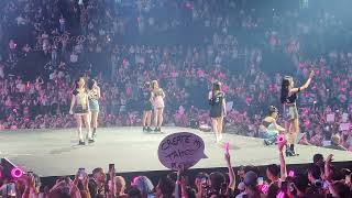 230911 TWICE - Hare Hare (Encore) Resimi