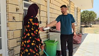 Hashem buys a smartphone for the cook's daughter - their smile says it all