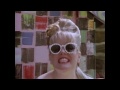 Capture de la vidéo The B-52'S - Love Shack (Official Music Video)