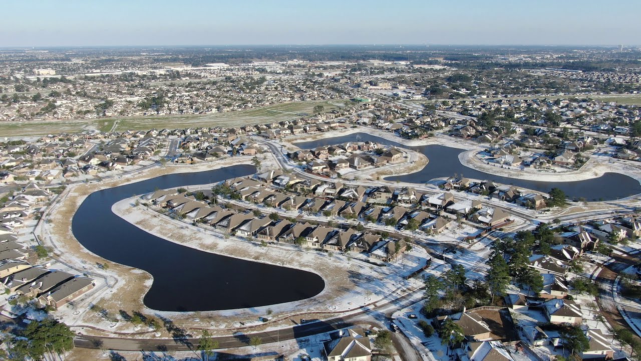 Drone video of snow @ Villages of Northpointe, Tomball, TX 2/15/2021