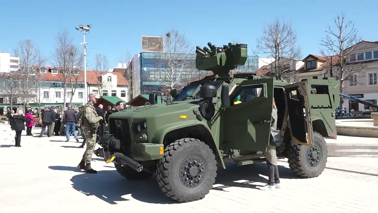 PROMOCIJA VOJSKE CRNE GORE NA TRGU SLOBODE U NIKŠIĆU