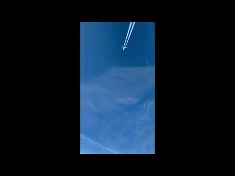 Boeing 777 overtaking