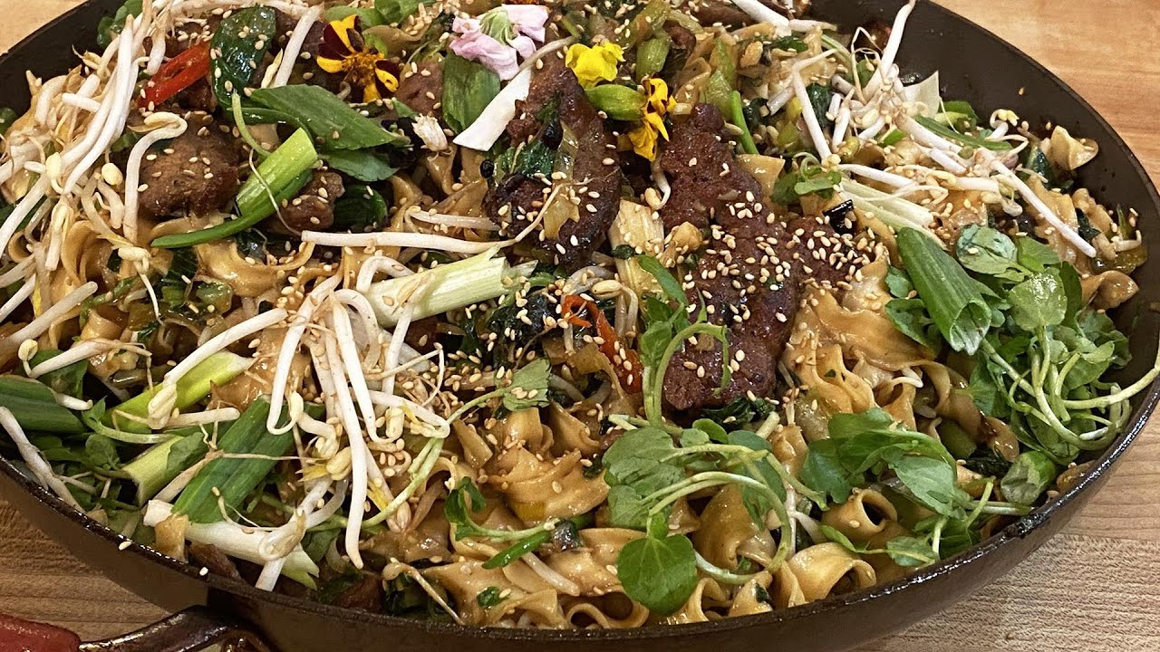 How To Make a Super Easy Beef Chow Fun | Rachael Ray - YouTube