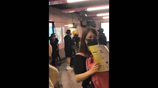 831 暴徒破壞完灣仔地鐵又去破壞銅鑼灣地鐵站, 四眼XX, 知你係同謀啦!