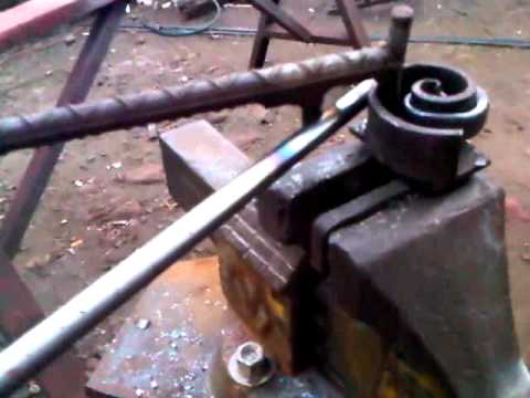 Fabricando risos de tubo negro para candelabros youtube Candelabros Herreria Ideas De