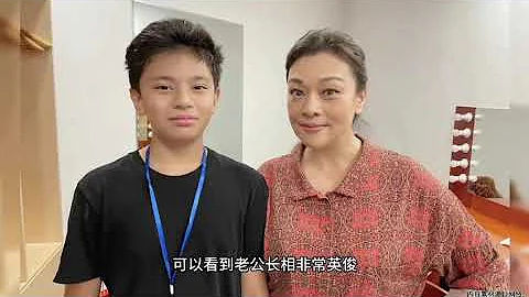 史可罕见晒全家合照，外籍老公长相英俊，混血儿子身高瞩目 - 天天要闻