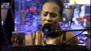 Fiona Apple - Never Is a Promise [Live]