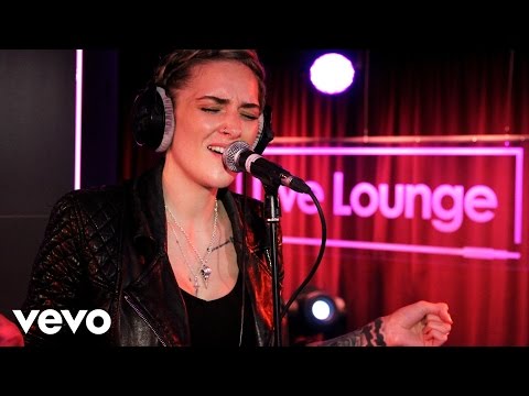 Indiana - Solo Dancing in the Live Lounge