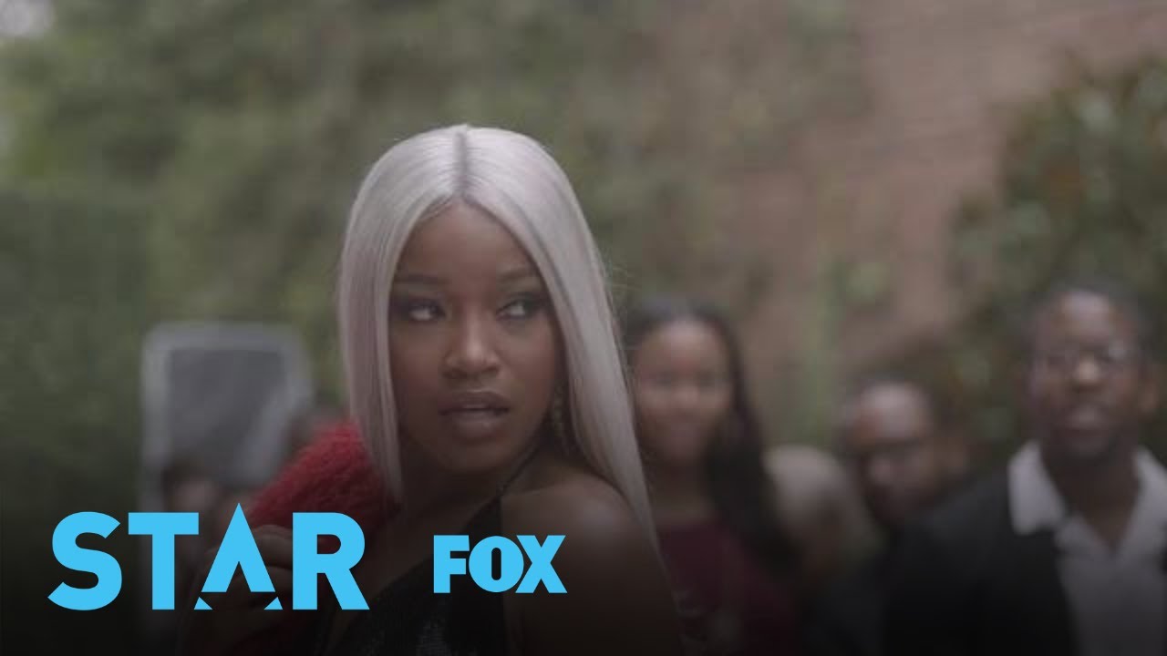 jahiliah maksud Gigi Walks The Red Carpet With Her Dog | Season 2 Ep. 4 | STAR