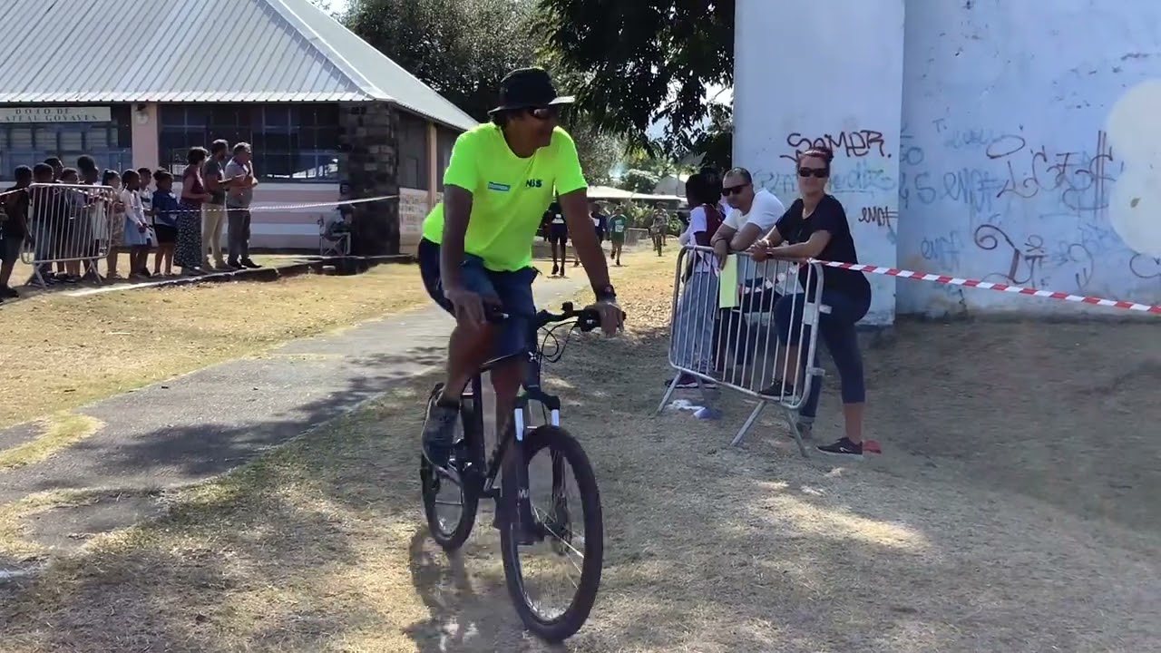 Cross Collège Plateau Goyaves - 2ème Parie - Course CM2 6ème 5ème Garçons.