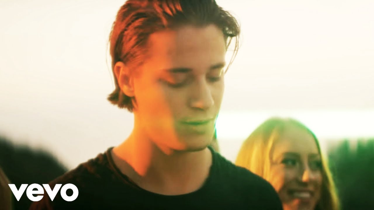 Kygo - Firestone ft. Conrad Sewell (Official Video) - YouTube