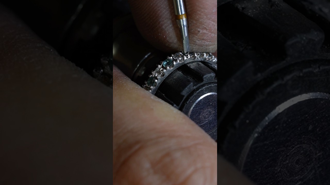 Platinum 2/3 eternity ring with alexandrites & diamonds ✨  