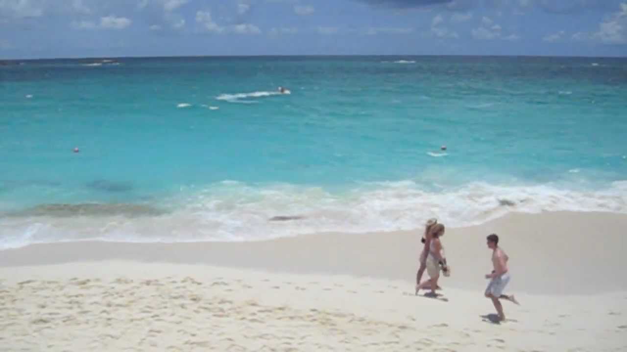 BAREFOOT RUNNING in The Bahamas