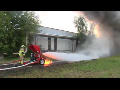 Waterhose VS Flamethrower