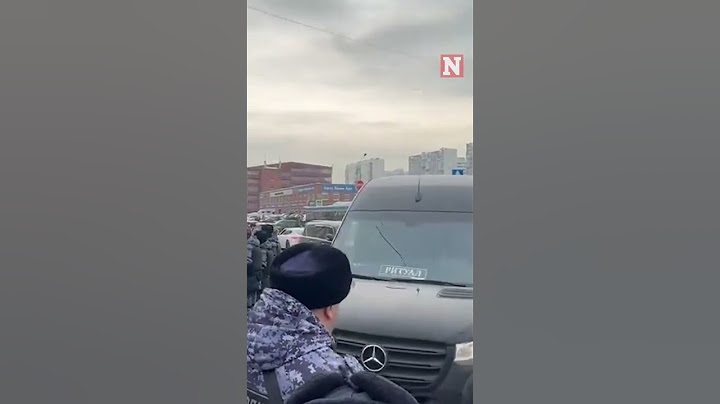 Mourners Gather Outside Alexei Navalny's Funeral