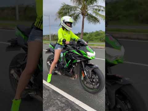 Lady Rider on KAWASAKI ZH2 SUPERCHARGE #trending #viral #public #rider