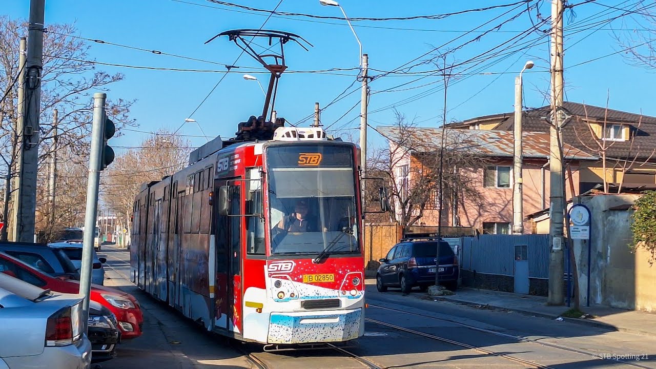 Tramvaiul V3A-93-CH-PPC 4035 intrand in depoul Giurgiu pe retragere din linia 19, pentru decolantare